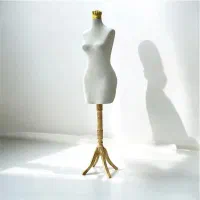 مانکن پایه چوبی