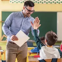 استخدام مدرس زبان انگلیسی