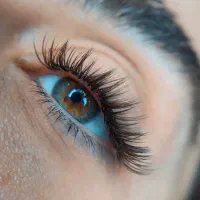 دوره لاین اکستنشن و لیفت مژه