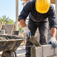 استخدام کارگر ساده و‌حرفه ای