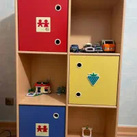 کتابخانه و کمد اسباب بازی