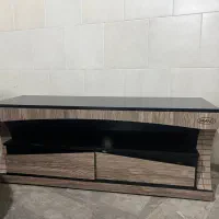 میز تلویزیون کاملا سالم تمیز