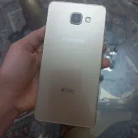 یک عدد گوشی