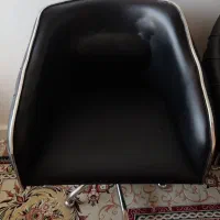 سه صندلی و سه اینه بک لایت