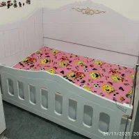 تخت کودک با تشکش|تخت و صندلی بچه|فولادشهر, مسکن مهر فولادشهر|دیوار