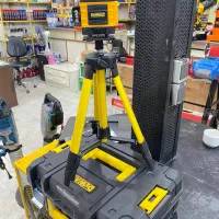 تراز لیزری چهار خط دیوار