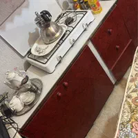 کابینت قرمز در حد نو همراه هود