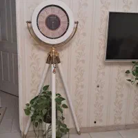 ساعت پایدار سفید