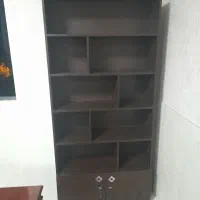 کمد کتابخانه در حد نو طول ۹۰ ارتفاع ۱۹۰ عمق ۳۰