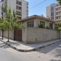 فروش زمین کلنگی ۳۰۰ متری گذر ۱۲ در ۱۶ متری اول