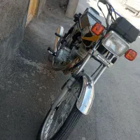 لاستیک هاش نو اگزوزش تو صندلی اش نو