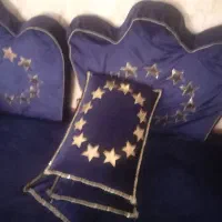 توشک نشستن بالشت ۱۲ تا و پشتی ۶ تا پوشک ۲ تا