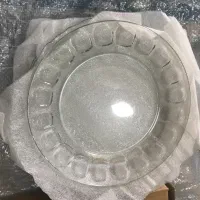 تعدادی ظرف و ظروف