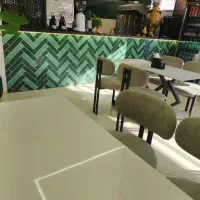 آشپز صبحانه کار و غذای ایرانی دو نفر