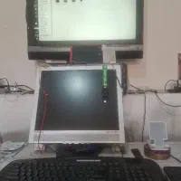 کامپیوتر به همراه لوازم و تجهیزات