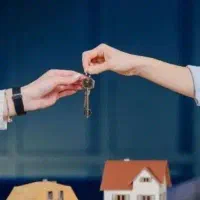 اجاره-مغازه-دو-دهنه-25متری-فرگاز-بر-خیابان-اصلی