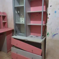 میز و کتابخانه مناسب بچه ها