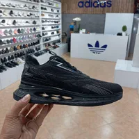 واگذاری مغازه کفش فروشی با سود ۱۵۰ میلیون ماهانه