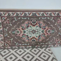 یک جفت پشتی گردویی رنگ