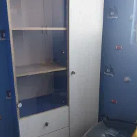 یک عددماشین شارژی .تشک . میز پاتختی . کمد