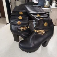 کیفهاوچکمها درحدنوهستن سایز۳۸