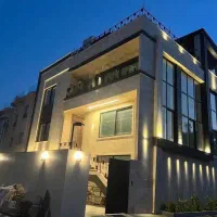 ویلا تریبلکس/استخر ۴ فصل/آسانسور داخلی/مدارک تکمیل