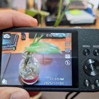 دوربین عکاسی در حد نو