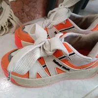 کتونی زنانه و کفش فوتبالی پسرانه