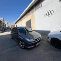 یک‌جفت چراغ جلو ۲۰۶ کروز