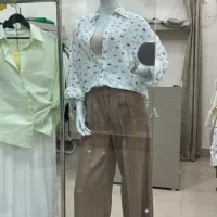 مانکن و میله و پرده