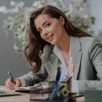 استخدام منشی مدیرعامل( خانم)