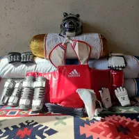 تجهیزات و لباس تکواندو کامل