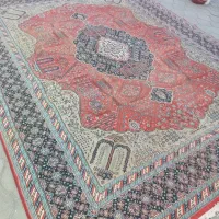 فرش ۱۲متری کارکرده است