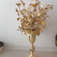 گل وگلدان طلایی