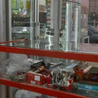 فروشنده سوپر مارکت