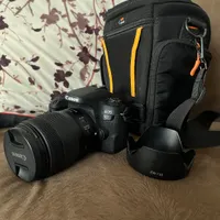 دوربین تمیز canon77D
