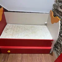 تخت کودک بسیار نو