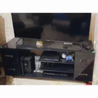 میز تلویزیون شیشه ای