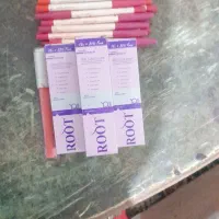 رنگ مو و مداد دور لب