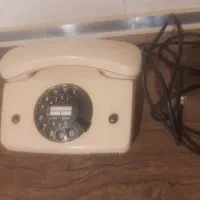 تلفن رومیزی قدیمی