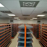 قفسه وسط فروشگاهی نقد و شرایط