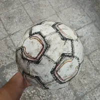 توپ فوتسال/سالم/بدون اینکه باد کم کنه /توپ