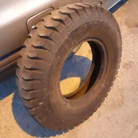 یک عدد لاستیک عقب نیسان