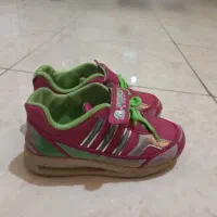 کفش دخترانه، زیبا و در حد نو سایز ۳۲ تا ۳۵|کفش و لباس بچه|شاهینشهر, طالقانی|دیوار