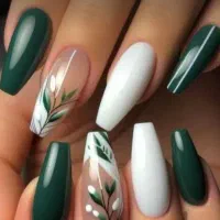 آموزش و خدمات ناخن و آرایشگری