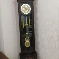 یه ساعت ایستاده سالم در حد نو
