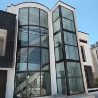 نما سقف نرده جانپناه پارتیشن شیشه‌ای و جام بالکنی