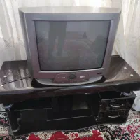 میز و تلویزیون ۲۱