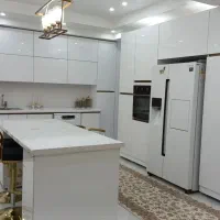 استاد کار کابینت و شاگرد نیمه ماهر