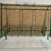 گهواره اهنی بچه